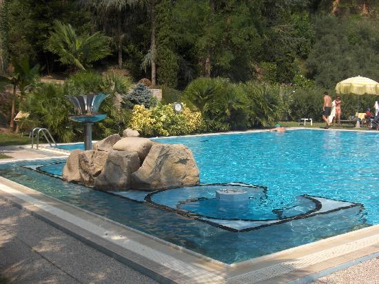 piscina-esterna-hotel