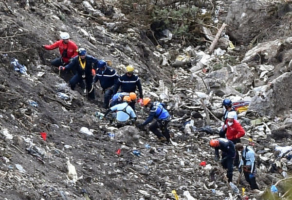 chi-france-plane-crash-20150325